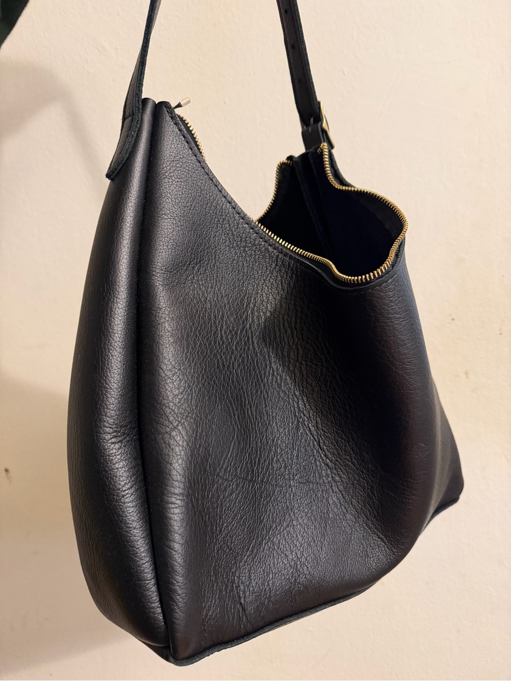 Portland Leather Large Aspen - Black Pebbled Shoulder Tote with Gold Hardware - Picture 3 of 3